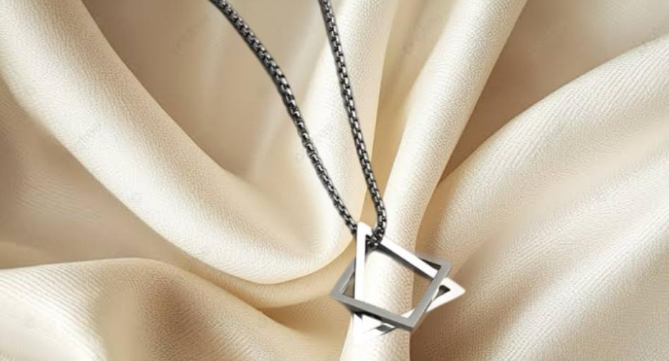 CONJUNTO CON COLGANTE GEOMETRICO DE ACERO INOXIDABLE PARA HOMBRE