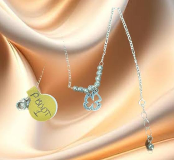 PULSERA BOLITAS DIAMANTADAS Y DIJE DE TREBOL