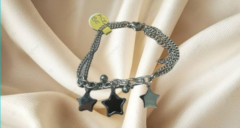 BRAZALETE DE ESTRELLAS COLGANTES