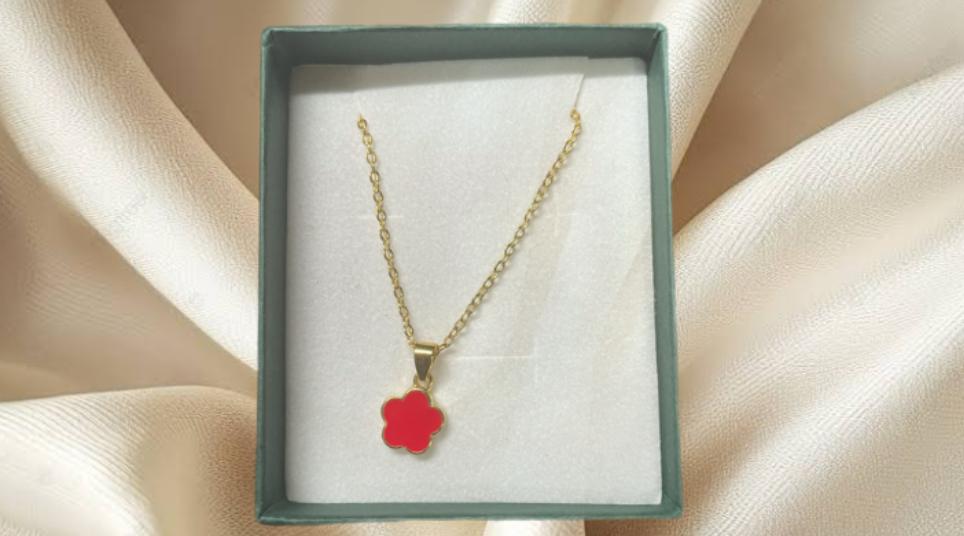 COLLAR CON DIJE DE FLOR ROJA